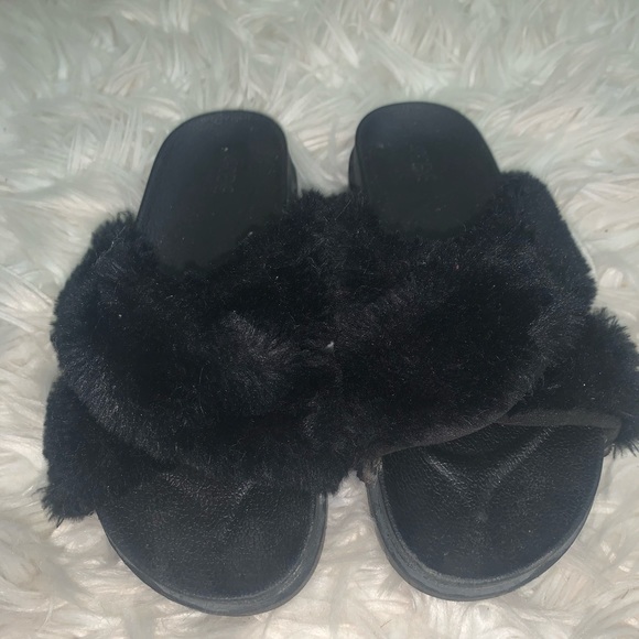 Black comfy, warm , cozy slides - Picture 5 of 5